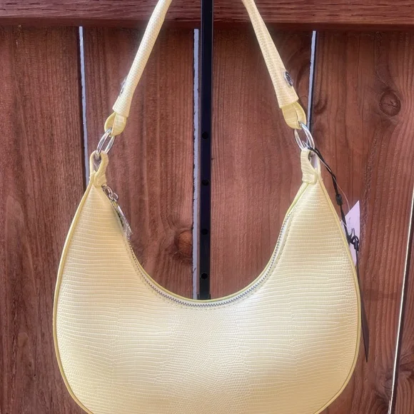 Kendall + Kylie Shoulder Bag - Picture 7 of 12